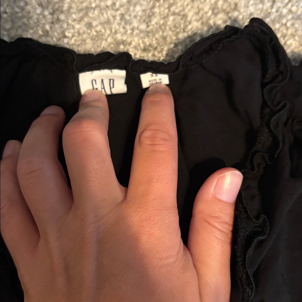 GAP Black Ruffled Tank Top - Picture 2 of 3